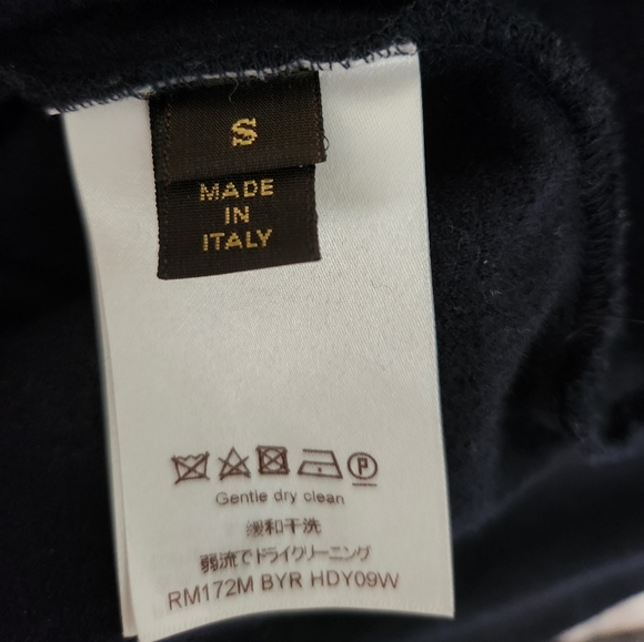 Louis Vuitton navy blue quater zip Japan Exclusive. Size small. - Picture 4 of 5